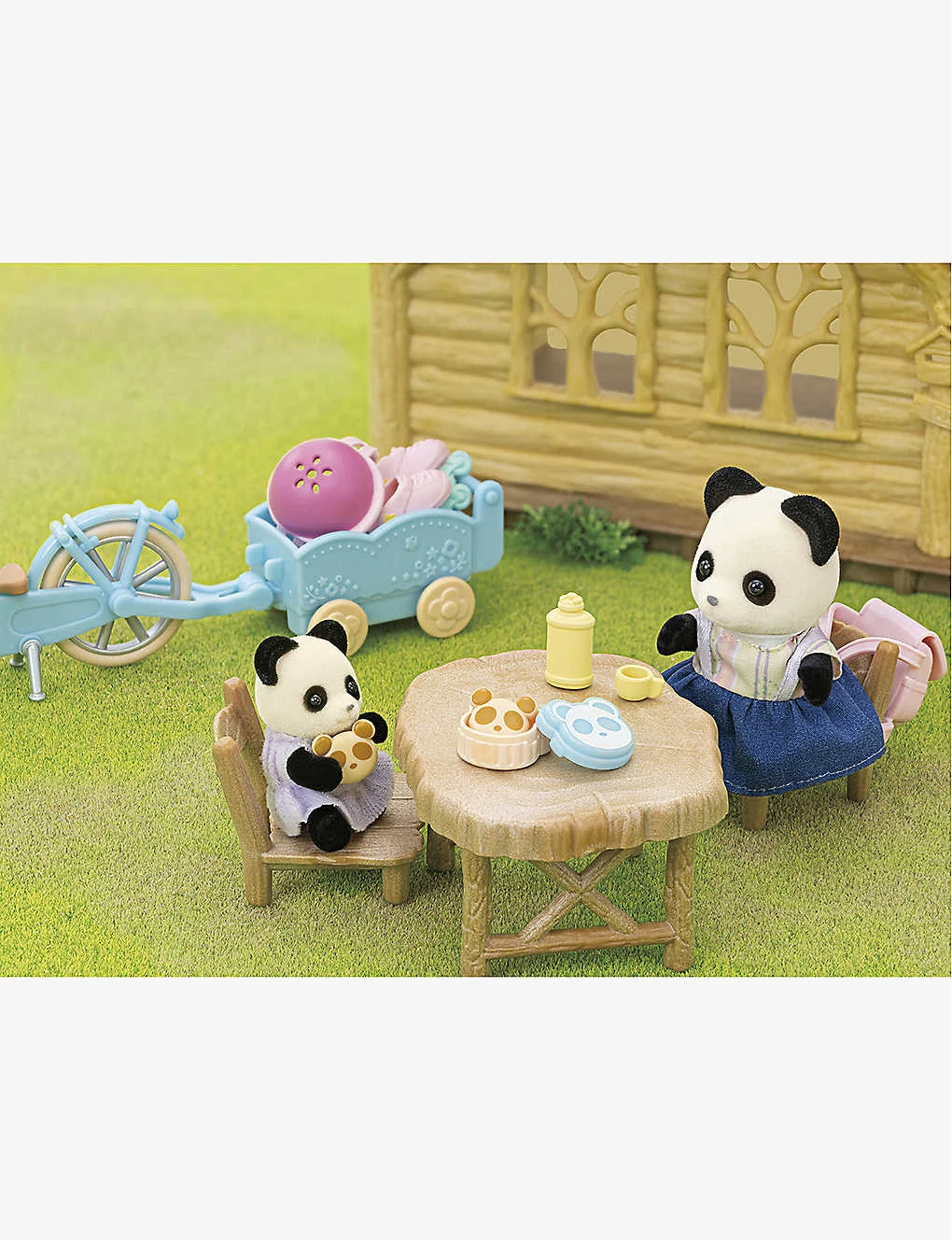 Sylvanian Families Cycle & Skate Panda Girl Playset - Image 4