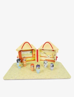 Bluey Carry Along House 8-piece Playset